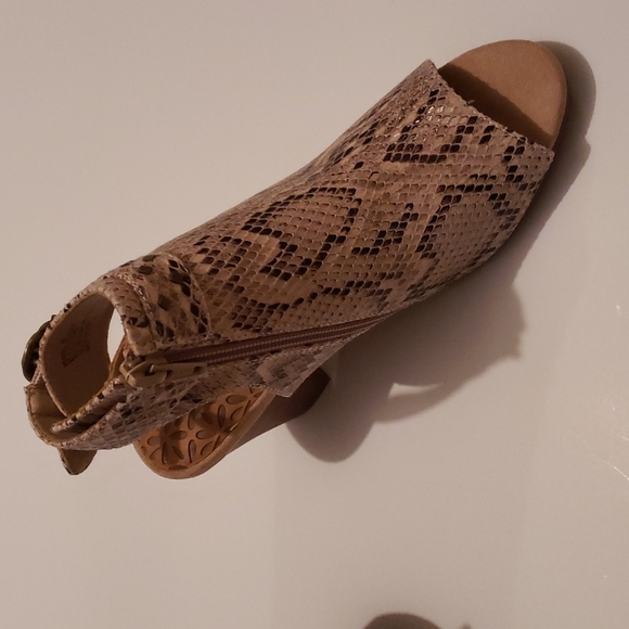 Snake Skin Open Toe Sandles - Picture 3 of 5